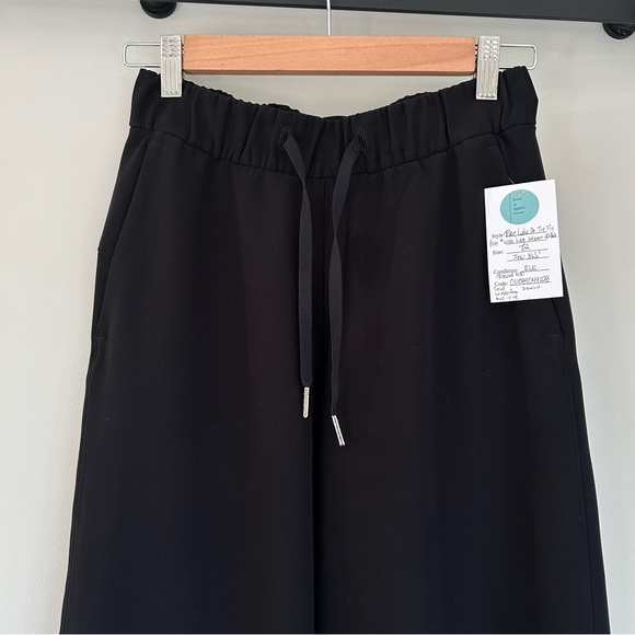 Lululemon On The Fly Pant Wide Leg Woven Size 2 - Picture 2 of 8